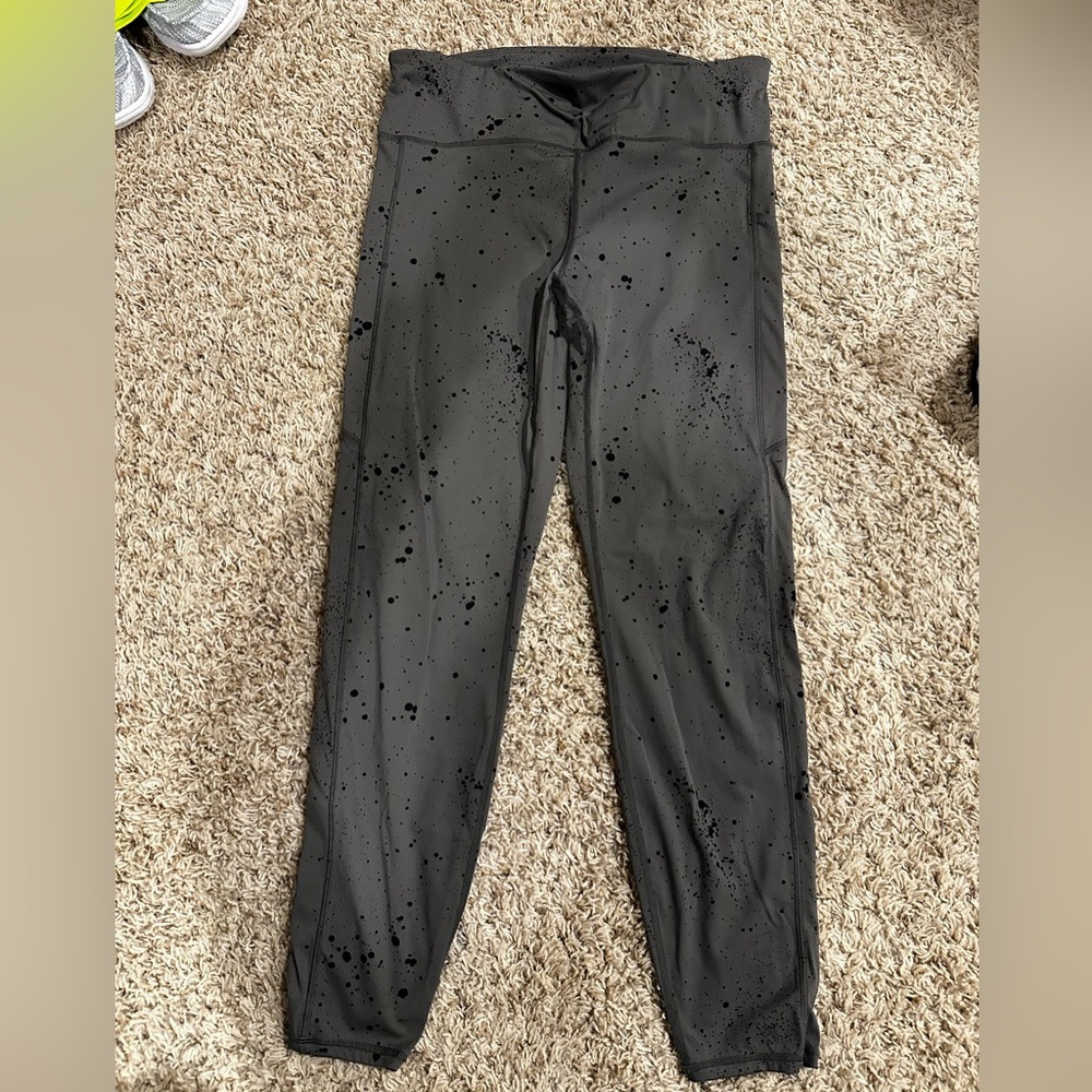 Vuori Stride Legging in Oregano Splatter, Size L